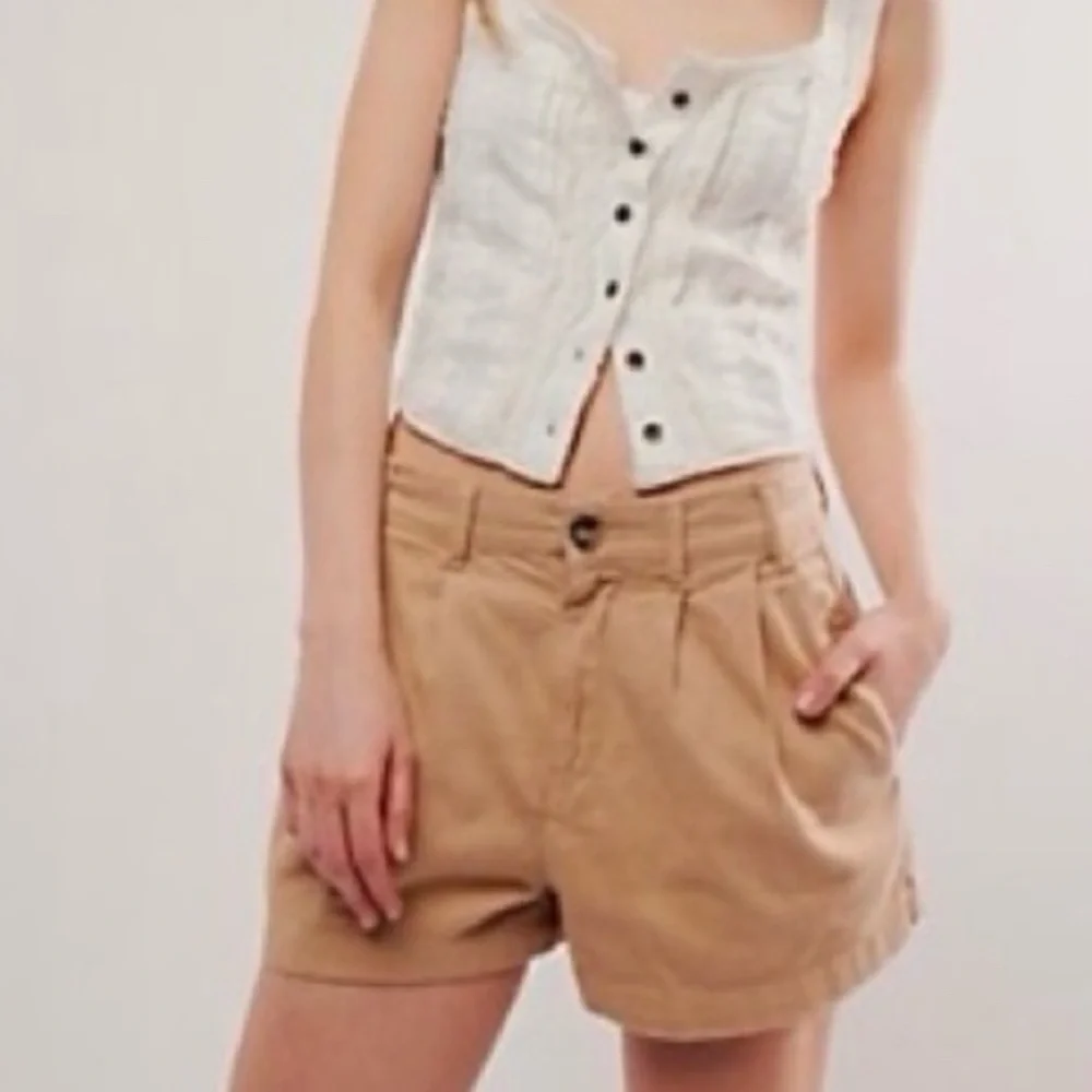 Free People Billie Chino shorts size 12